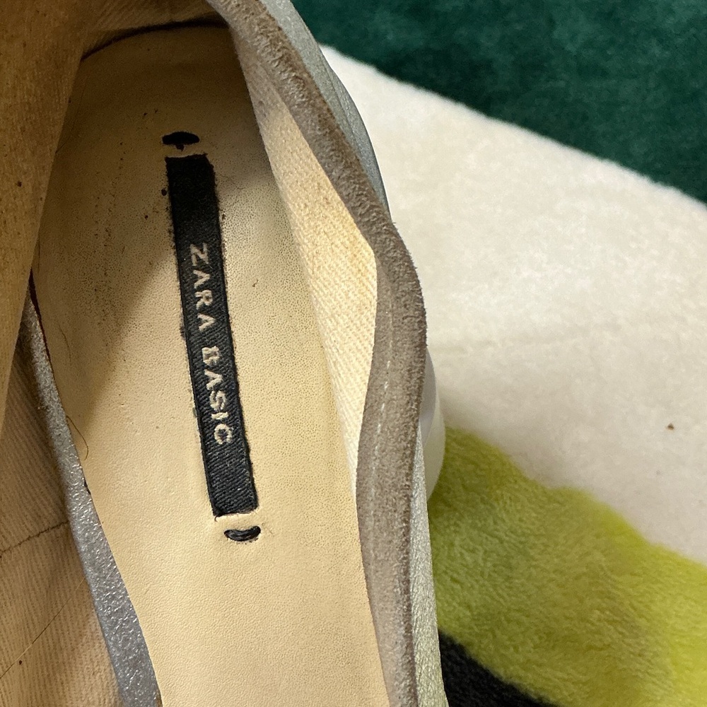 Zara Silver Ballet Flats with Bow Accent Size 4 - Picture 2 of 16